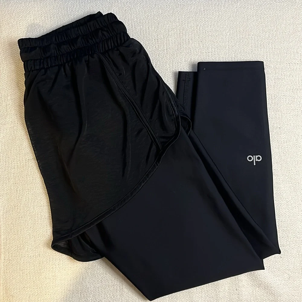 ALO Yoga capri‎ cropped leggings w shorts 2 in 1 high waisted size S